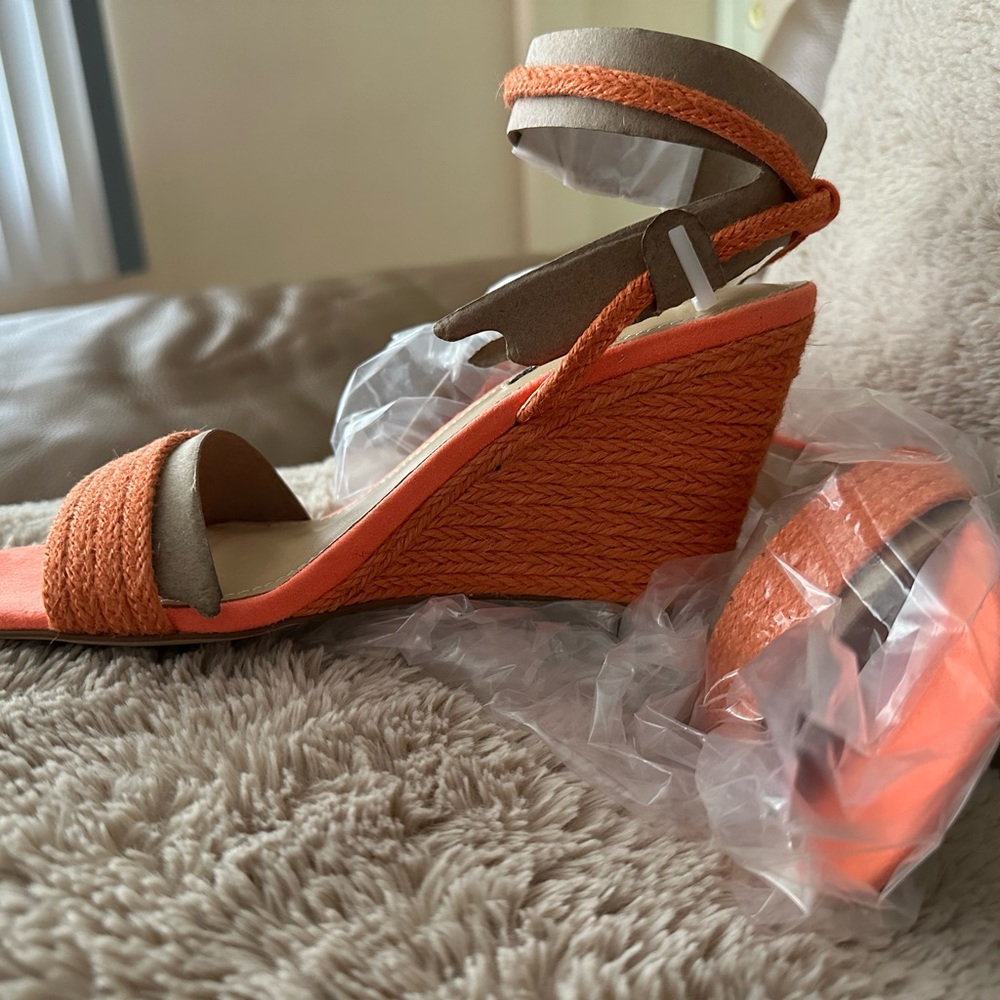 Beautiful 😻 Nine West Nile Wedge Sandal - Picture 2 of 4